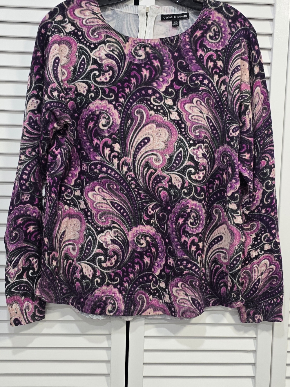 Cable & Gauge Men’s Purple Paisley Crewneck Sweater